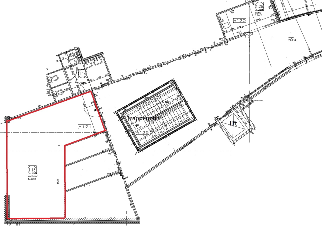 Plattegrond bovenste verdieping met in rood de beschikbare ruimte aangegeven